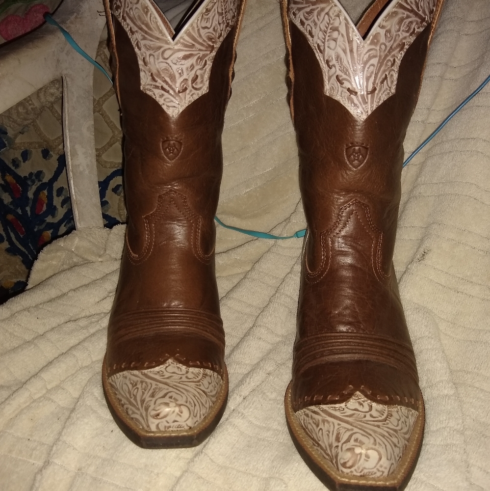 Ariat Cowgirl Fancy cream and brown boots sz 8.5 B
